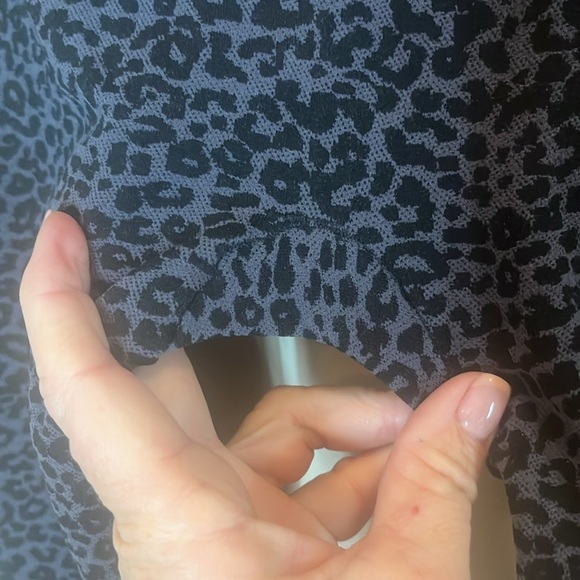 Soma Black and dark grey Leggings w/ Textured animal print Pattern size medium - Picture 9 of 9